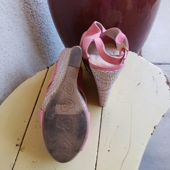 Shoes - Picture 7 of 7